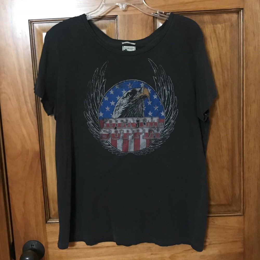 Graphic tee